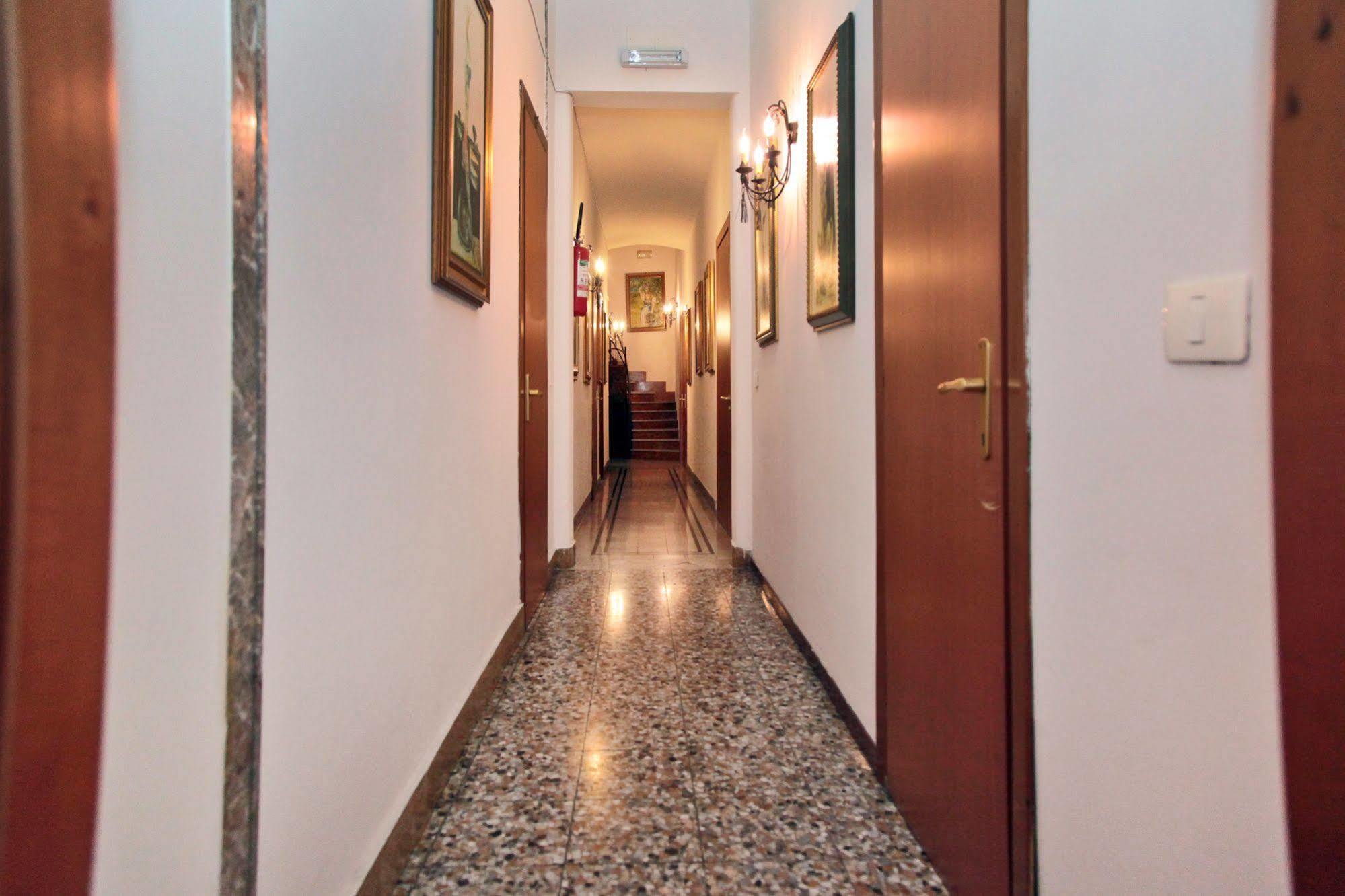 Crispi Rooms Catania Exterior photo