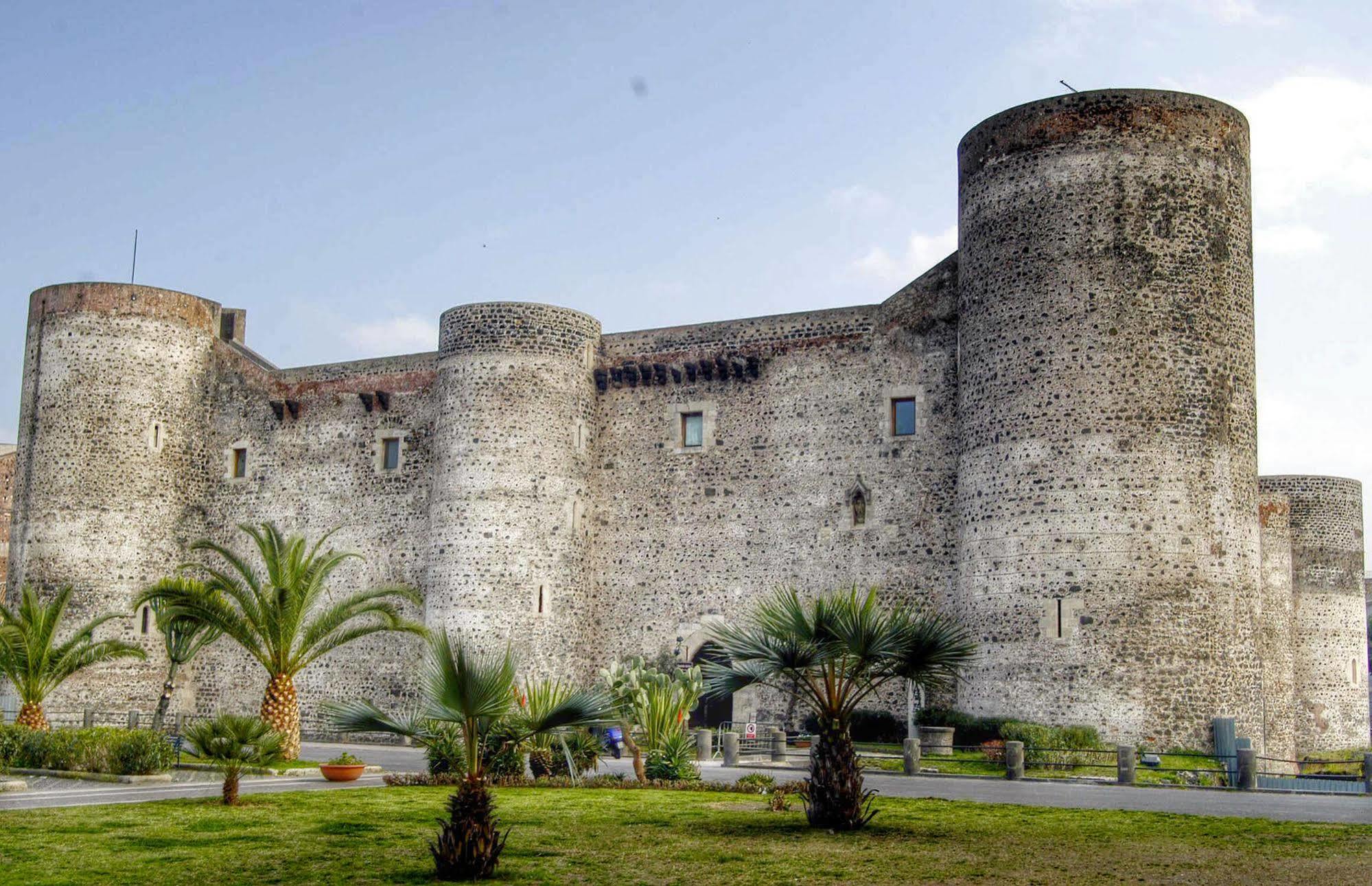 Crispi Rooms Catania Exterior photo