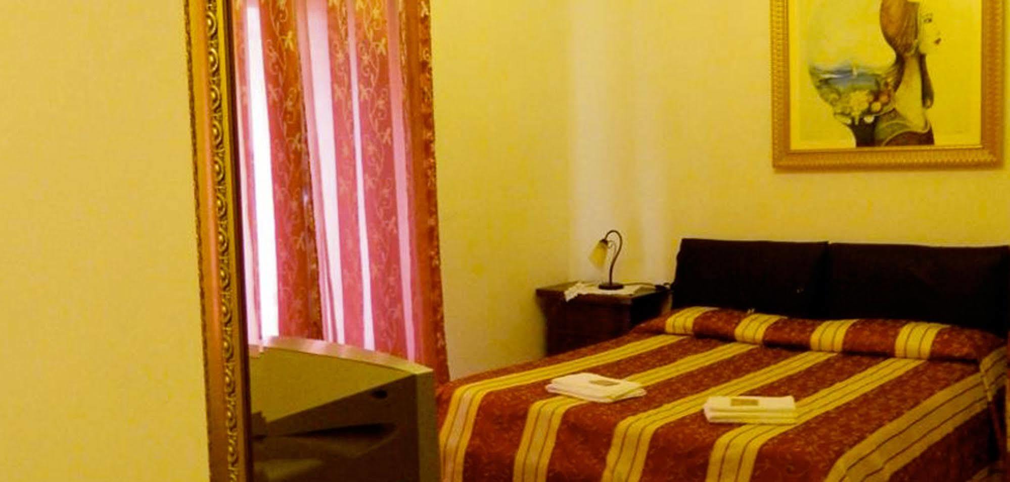 Crispi Rooms Catania Exterior photo