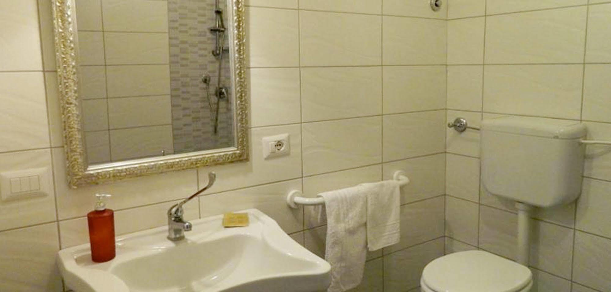 Crispi Rooms Catania Exterior photo